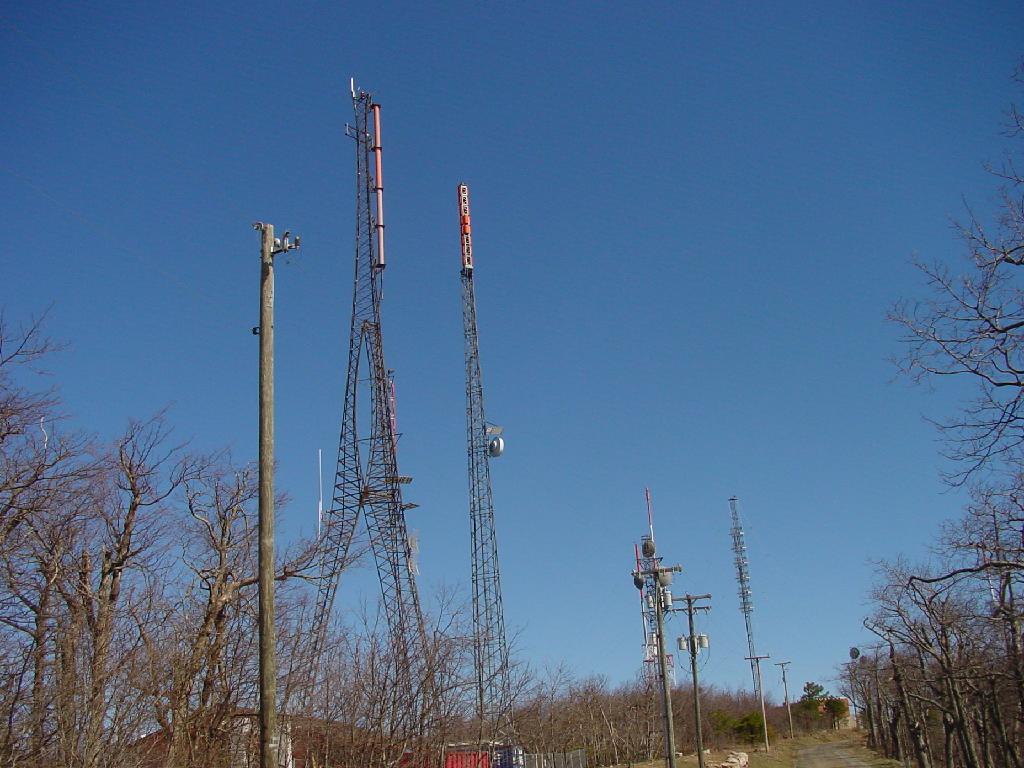 WPXR (38 Roanoke), WPXR-DT (36 Roanoke)/W54BT (// WDRL 24 Danville), WDBJ-DT (18 Roanoke), WDBJ (7 Roanoke), WSLQ (99.1 Roanoke) towers, Poor Mountain, Roanoke Co.