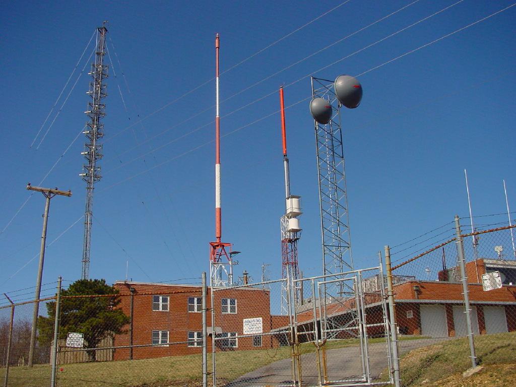 WSLQ, WDBJ, and WDBJ-DT towers, Poor Mountain