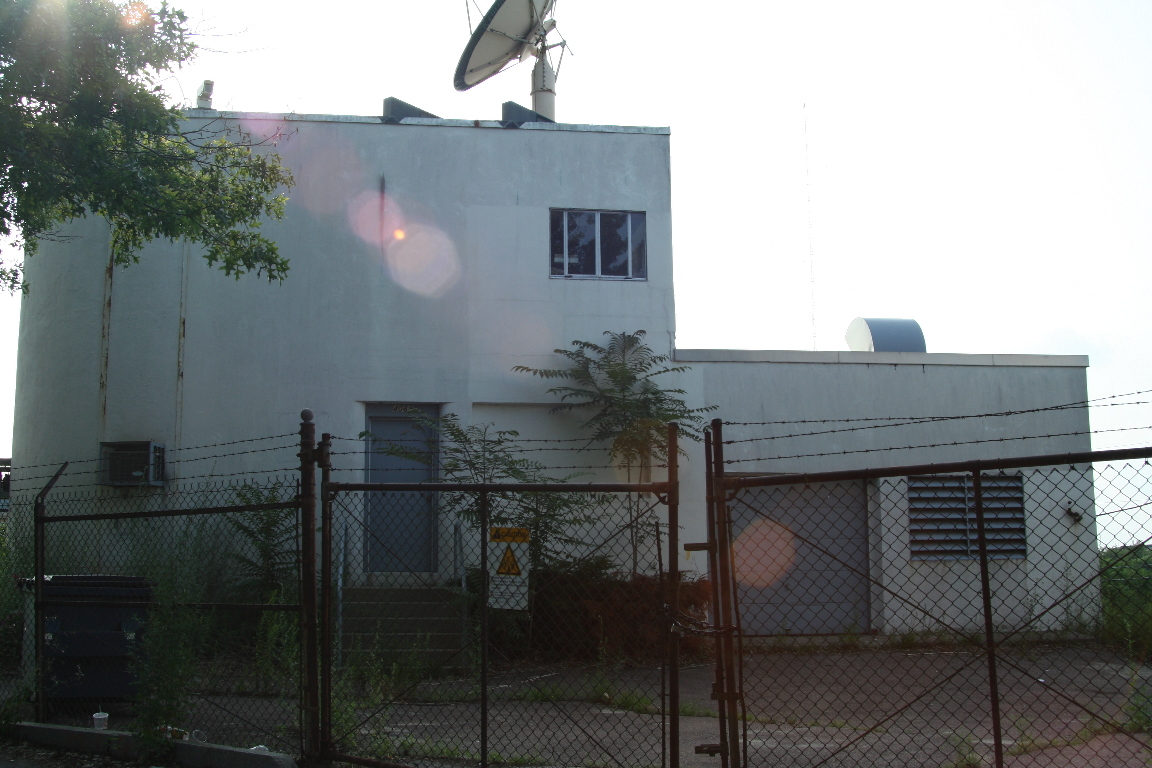 WEZE tx bldg (24-200)
