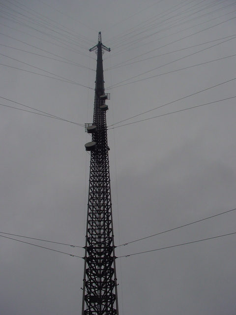 Looking WAY UP at WFAA/KDFW/DT candelabra