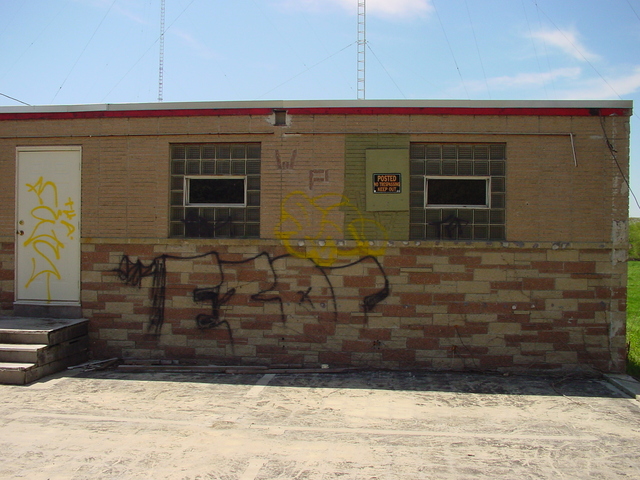 WDDZ transmitter building