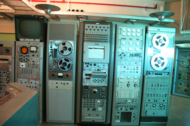 LC-26B control room (V)