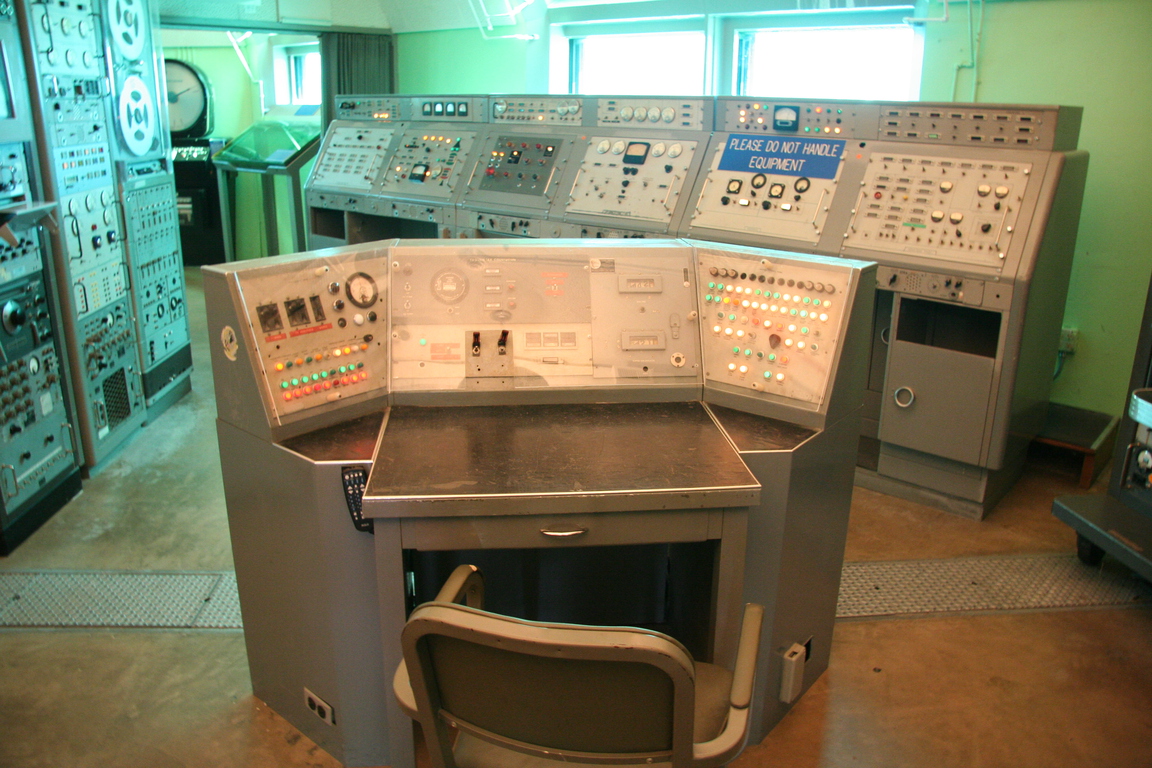 LC-26B control room (IX)